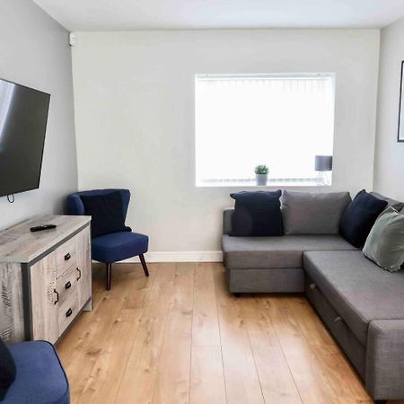Comfortable And Convenient 3 Bedroom House With Parking Handsworth المظهر الخارجي الصورة