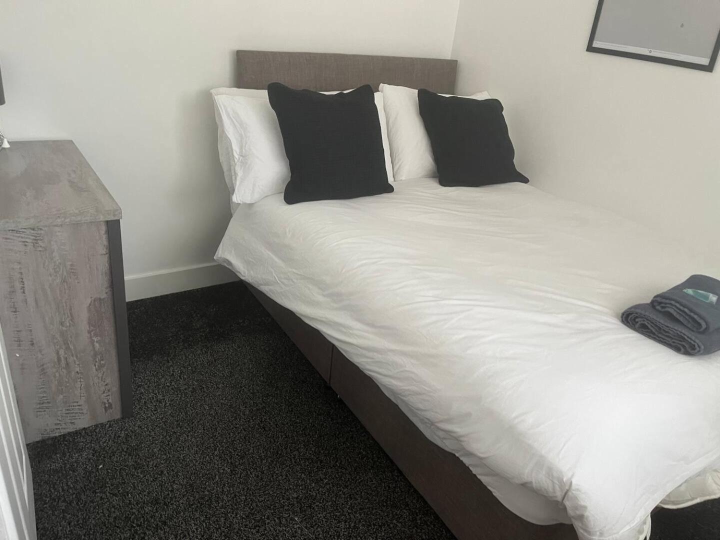 Comfortable And Convenient 3 Bedroom House With Parking Handsworth المظهر الخارجي الصورة